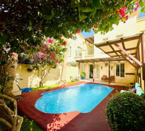 A private pool villa sleeps 5 in Springs